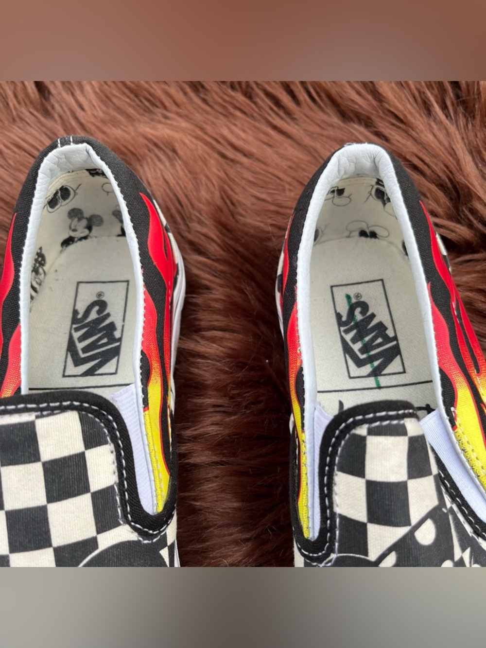 Disney x Vans Mickey and Minnie Canvas Sneakers - Picture 4 of 14